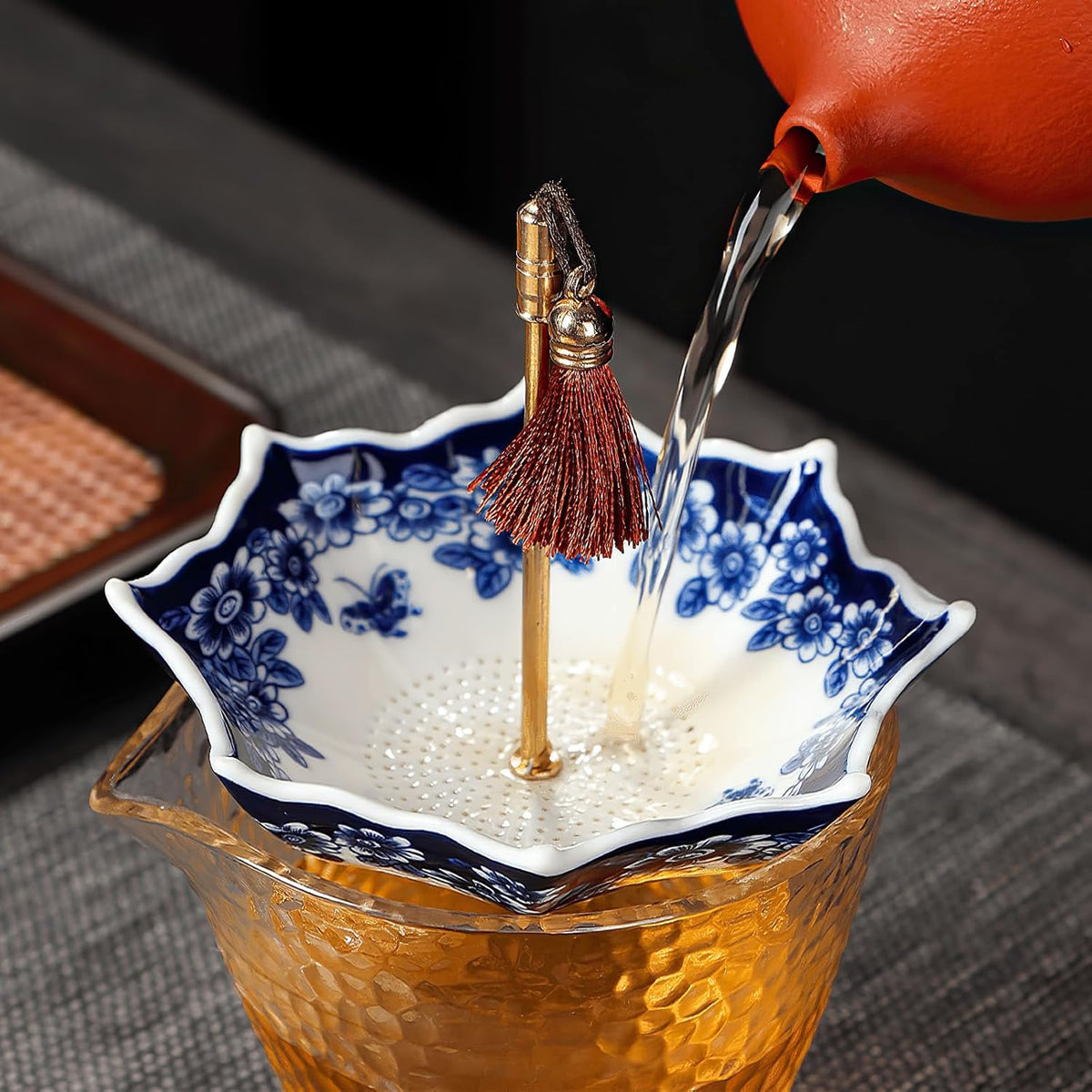 Umbrella Shape Ceramic Tea Strainer - Chinese Blue & White Porcelain Loose Leaf Filter with Rotating Design, Multi-Purpose Tea Infuser for Kung Fu/Coffee/Brewing (Bule)